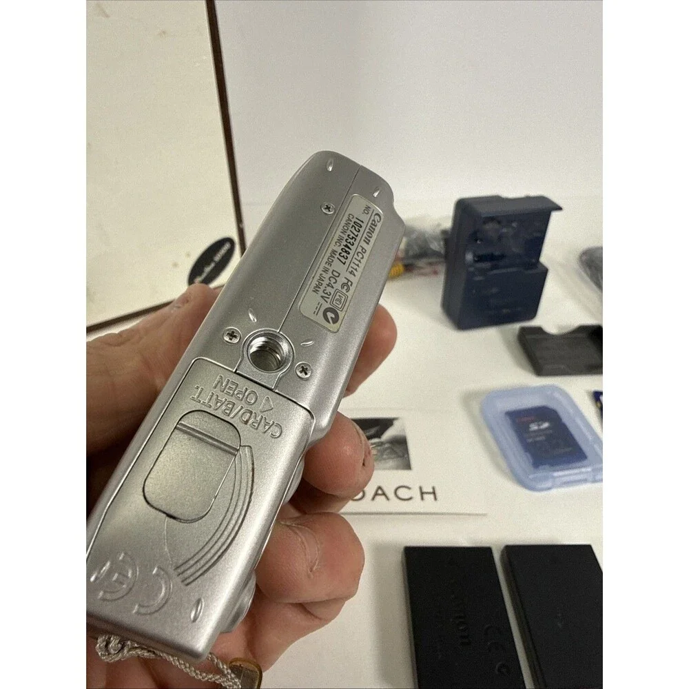RARE Canon ELPH S500 COACH Edition Camera Kit  - Missing Coach Carry Case.